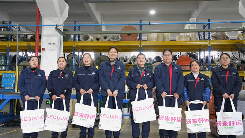 “風(fēng)火輪加速美麗，乾坤圈圈住幸?！迸窆?jié)特別活動6