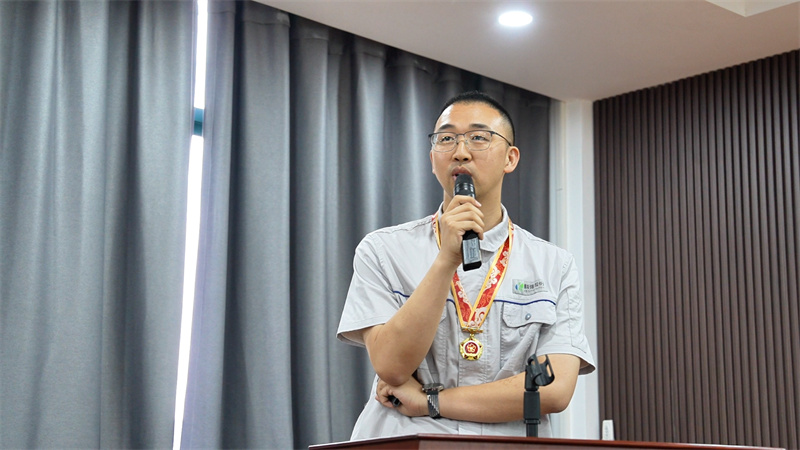 第一階段班組長(zhǎng)能力提升表彰會(huì)議圓滿結(jié)束9 第一階段班組長(zhǎng)能力提升表彰會(huì)議圓滿結(jié)束9